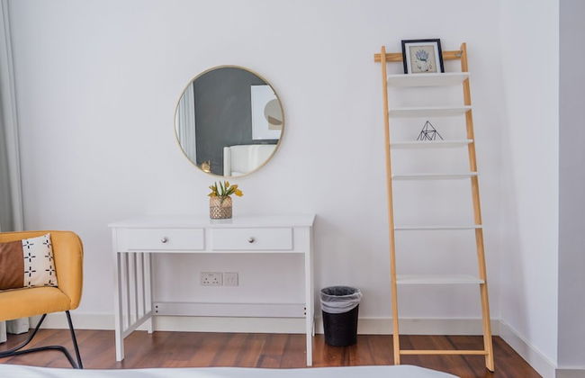 Aya - Awe-inspiring 2BR in City Walk with Balcony - Photo 4