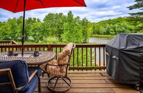 Spacious 5 Bedroom Cabin with Riverview & Black Lake Access - Foto 17