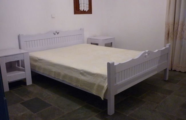 Nikoleta Kolympithres Paros - Photo 2