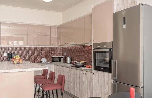 SUNRISE Spacious Apartment With 3 Bedrooms & 3 Bathrooms -Near to Chania - Foto 2