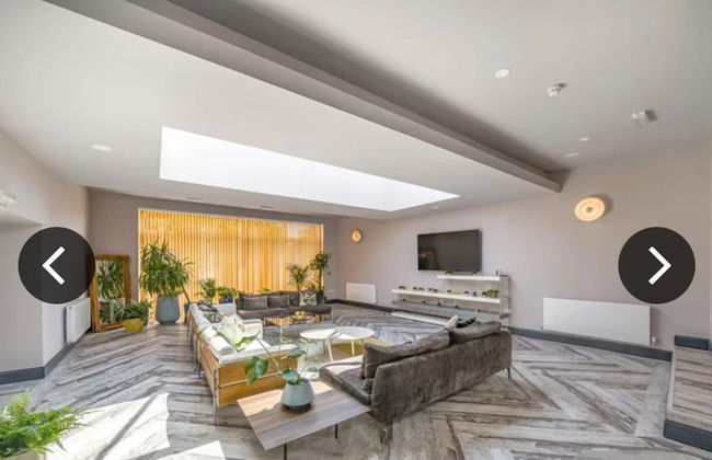 Immaculate 6-bed Ivy House - Photo 11