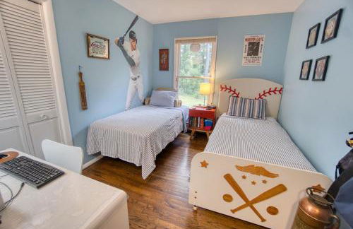 Catskills Getaway 3BR Retreat with Media Room, Near Casino, Bethel Woods and More - Foto 34