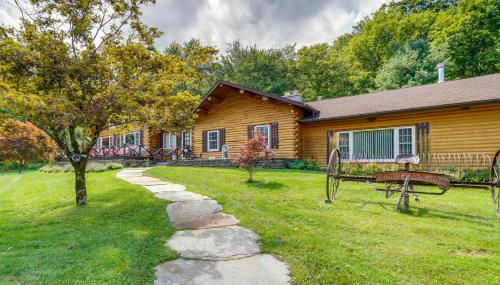 Elegant Hudson Valley Retreat with Hot Tub and Pond - Foto 3