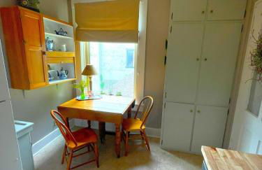 Historic Victorian Apartment - Foto 7