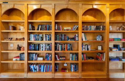 Carmel Valley Villa by Coastline Vacation Rentals - Photo 16