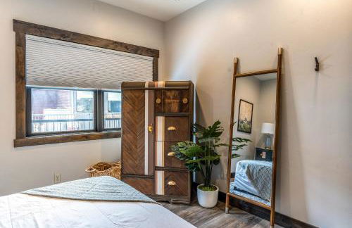 The Electric Bungalow - Photo 18