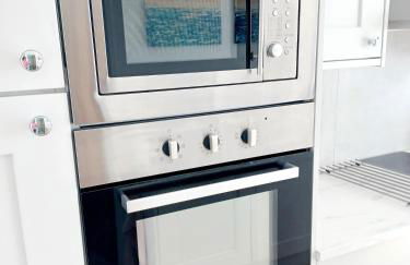 'The Limes' - Air-Con Two Double Bedroom Holiday House with Private Garden - Foto 20