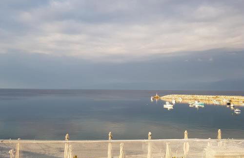 KORONI MARE -Sea view apartment/διαμέρισμα με θέα στην θάλασσα - Photo 1