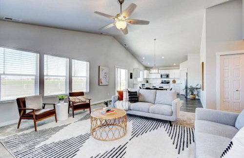 BRAND NEW 4-BDRM HOME Farmhouse at Grand Rapids - Foto 7