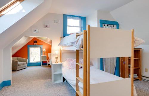 Charming Farmhouse Walk to Village and Trails! - Foto 20