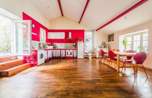 Appartement rouge avec jardin - Foto 1