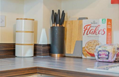 247 Serviced Accommodation in Telford 2 BR Apartment - Foto 28