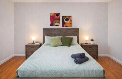 Luxury Villa with Hot Tub, Two Fire Pits, King Bed Suite, Game Room & Fenced Yard - Foto 37