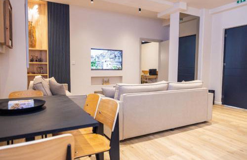 Omega Suites 31 - Photo 9