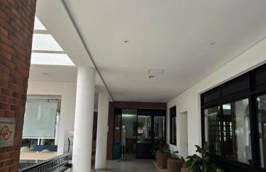 Apartamento aconchegante com piscina e jacuzzi - Foto 39