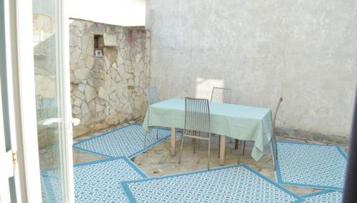 Blue Cottage - Photo 2