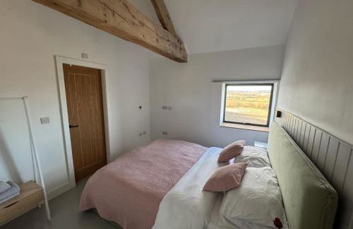 The Hayloft, Modern 4 Bed, 8 person, Barn Conversion in a Rural Location with Great Access & Hot Tub - Foto 34