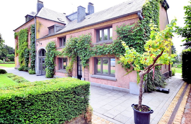 Magnificent Luxury Chateau in Vast Garden with Sauna & Hot Tubs - Photo 1