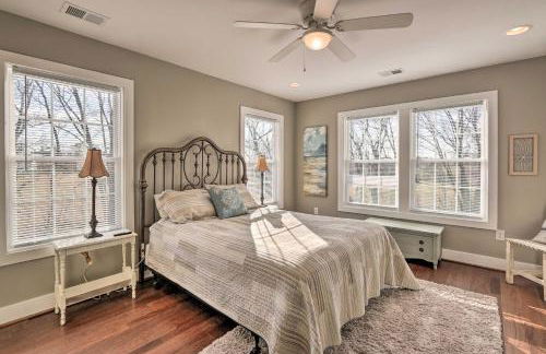 Morrisonville Manor with Fire Pit and Hot Tub! - Foto 23