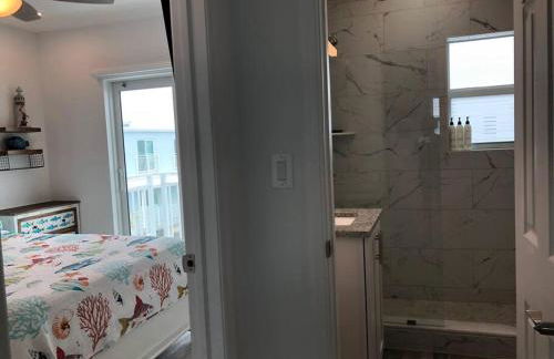 THE SANDCASTLE SUITE! Brand New 2Bedroom in Oceanfront Complex! BE THE FIRST to Visit our Condo Townhome with FREE Parking & Private Garage at Ocean Isles 38 Marathon FL KEYS! SPECIAL PRICING!!! - Foto 22