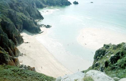 DRIFTWOOD - Super 1 Bedroom Home with Sea Views - Photo 22