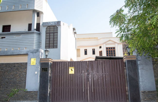 OYO 12830 Home Charming 3BHK Villa Airport Road - Foto 25