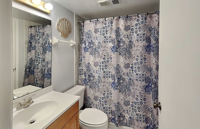 Ocean & Racquet by Distinctive Beach Rentals - Photo 30