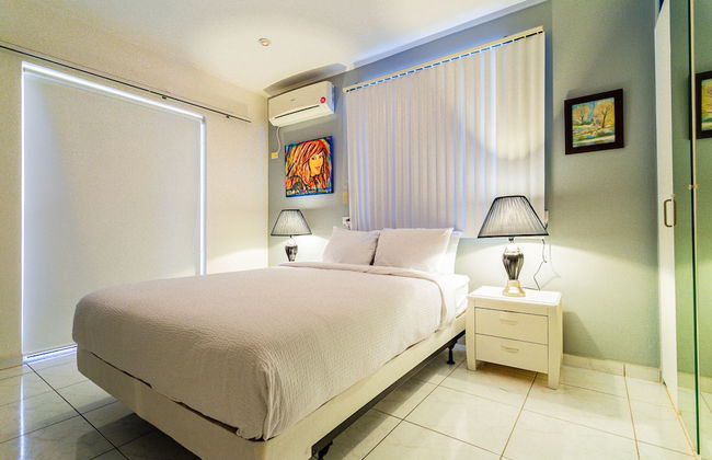 Large Villa With View! Private Pool Free Utilities! - Photo 6