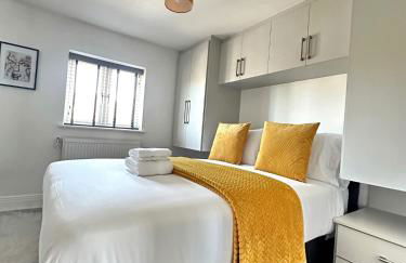 Modern 2 Bedroom First Floor Apartment, Free Parking, Woking - Foto 3