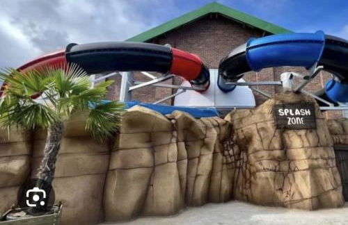 Two x 6 Berth static caravan on Lyons Robin Hood Rhyl North wales - Photo 79