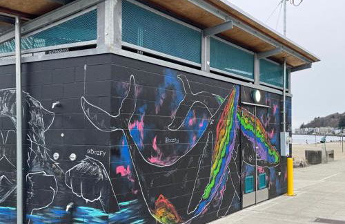 Steps to Alki Beach with Water Views Rooftop deck - Foto 57