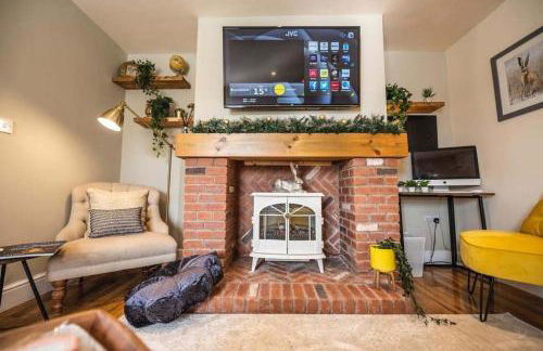 Stunning views, Hot tub, 5 mins to Chester - Photo 66