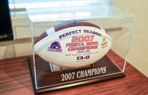 Game Night Downtown - BSU - Slots - Over 100 Games - Foto 45