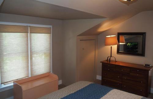 The Cute & Cozy - Upper Apt - Great Location! - Foto 25