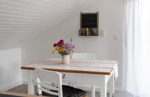 fuldaliebe - Helle Ferienwohnung mit Küche, Parkplatz, WLAN, Self Check-in - Foto 7