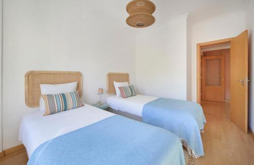 Spacious Apt Near Beach & Train, By TimeCooler - Foto 42