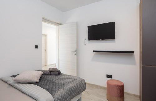 Luxury Apartment Lorena - Private Heated Pool - - Photo 55