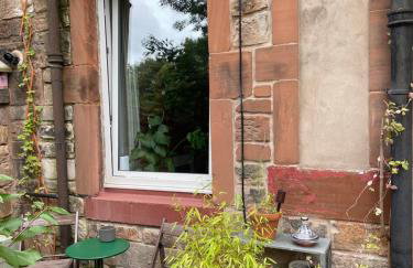 Characterful Edinburgh 1BR, Private Deck, Leith & Walk to City Centre - Foto 17