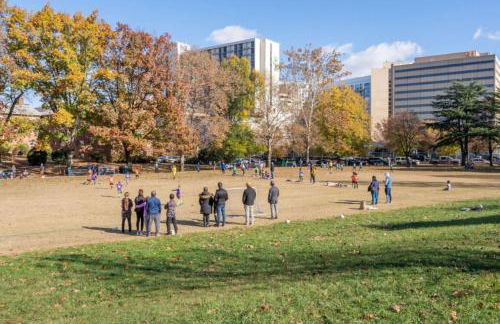 Crystal City Boutique Flats 2BR - Free Parking 2878 - Foto 8