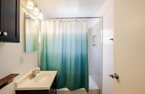 Charming Sonoma Cottage 2BD and 2BA Close to Plaza - Foto 34