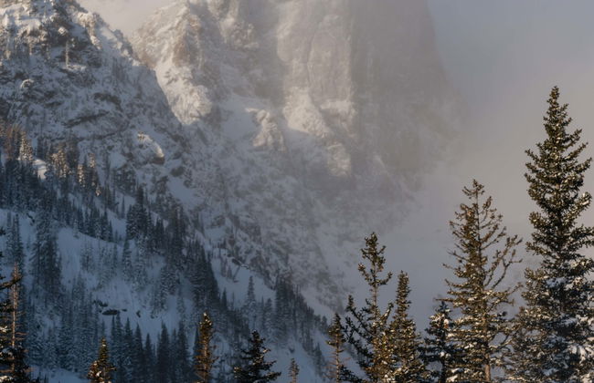 Rocky Mountains Snowshoe Tour - Photo 8