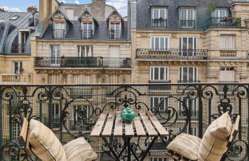Haussmannian and Central - Montmartre and Sacré-Coeur - Photo 10