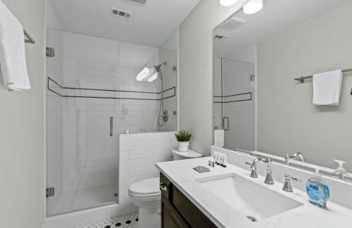 The Sapphire Sanctuary with Pool - Photo 34