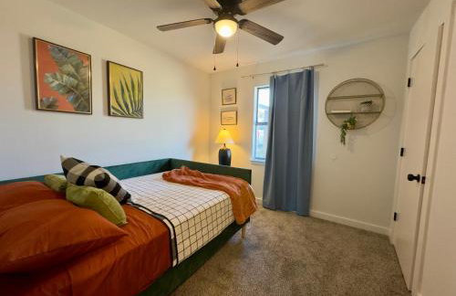 5 Star Stay Large Remodeled Modern 4BR Near UNT and TWU Sleeps 10 - Foto 25