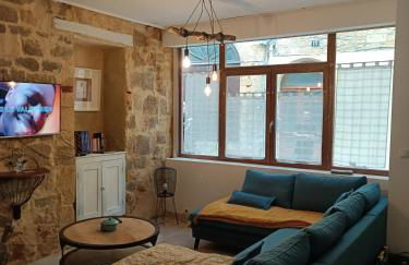 Maison de caractère au cœur de la cité médiévale de Gourdon - Photo 2