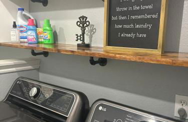 Whimsical Lake House - Foto 27