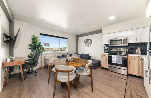 2BR Apartment in DT with Parking - Foto 7