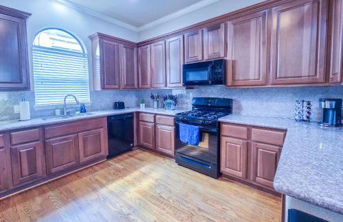 Artsy 3-Story Townhouse Near the Galleria Area! - Foto 10