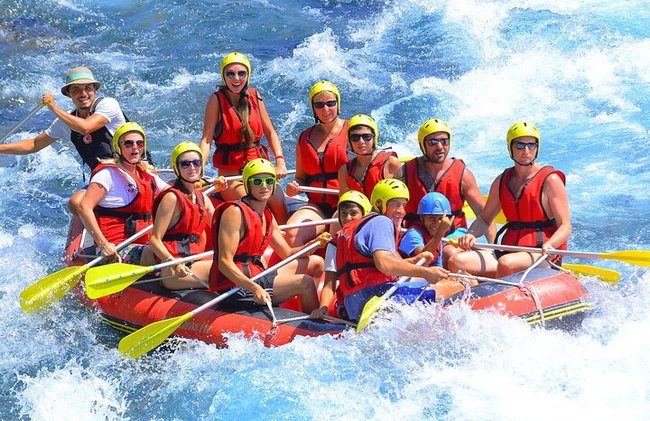 "Seite: Wildwasser-Rafting-Spaß im Koprulu Canyon" - Foto 9