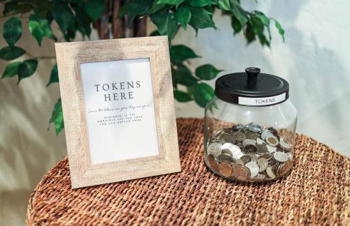 Game Night Downtown - BSU - Slots - Over 100 Games - Foto 60